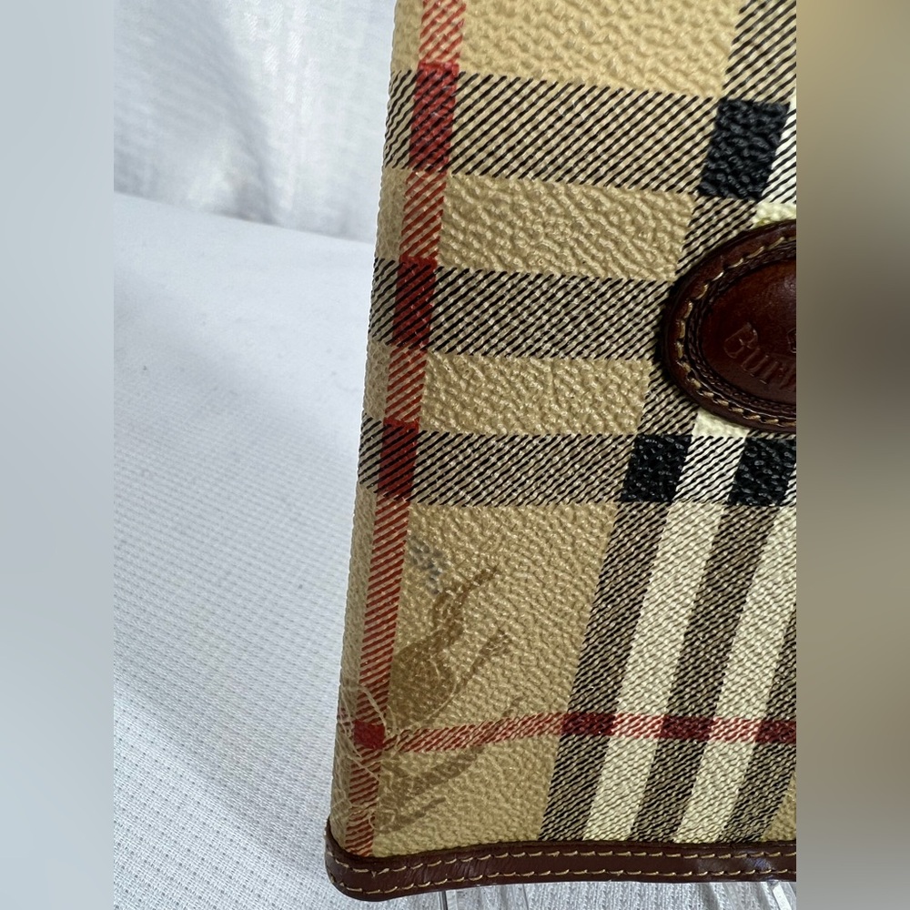 1029: Burberry Long Vertical Wallet: VGUC - Picture 7 of 10